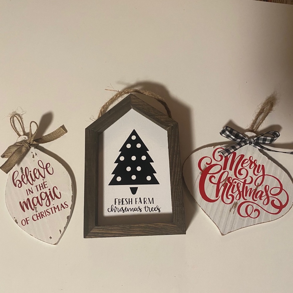 Farmhouse Christmas decor